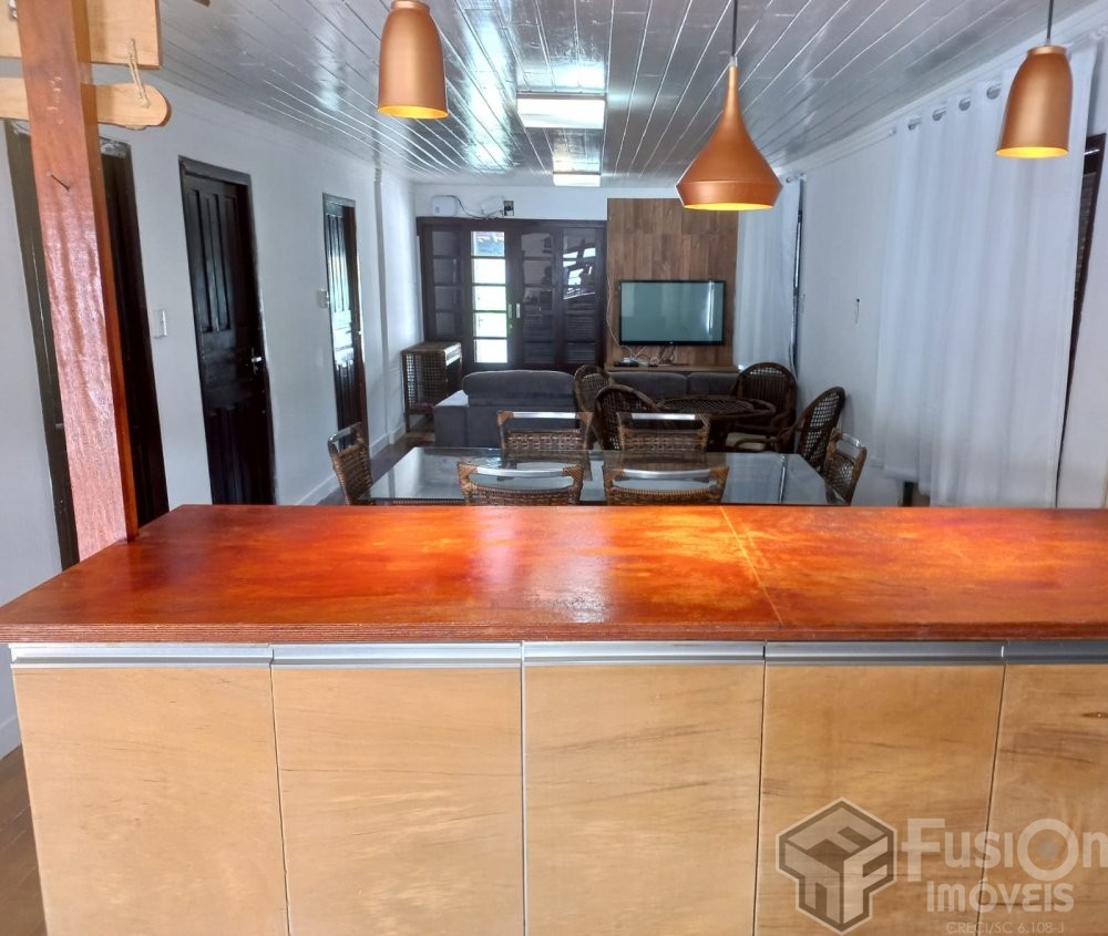 Casa Colonial 80m da Praia Zimbros