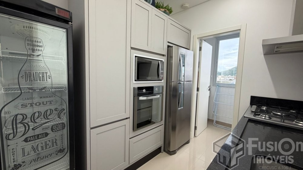 Cob duplex 03 su�tes com jacuzzi 